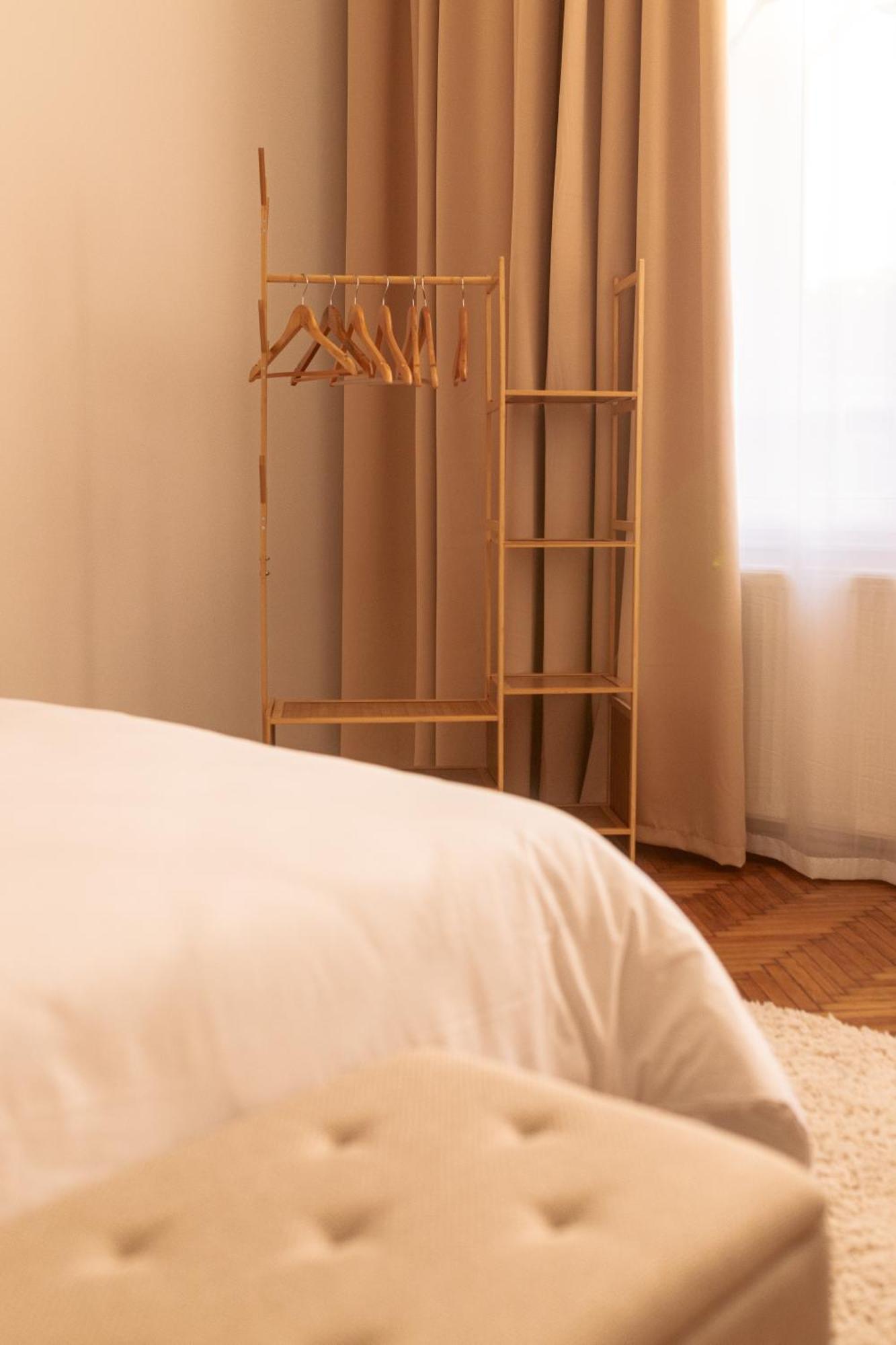 Bleyer Haus Central Apartment Oradea Ngoại thất bức ảnh